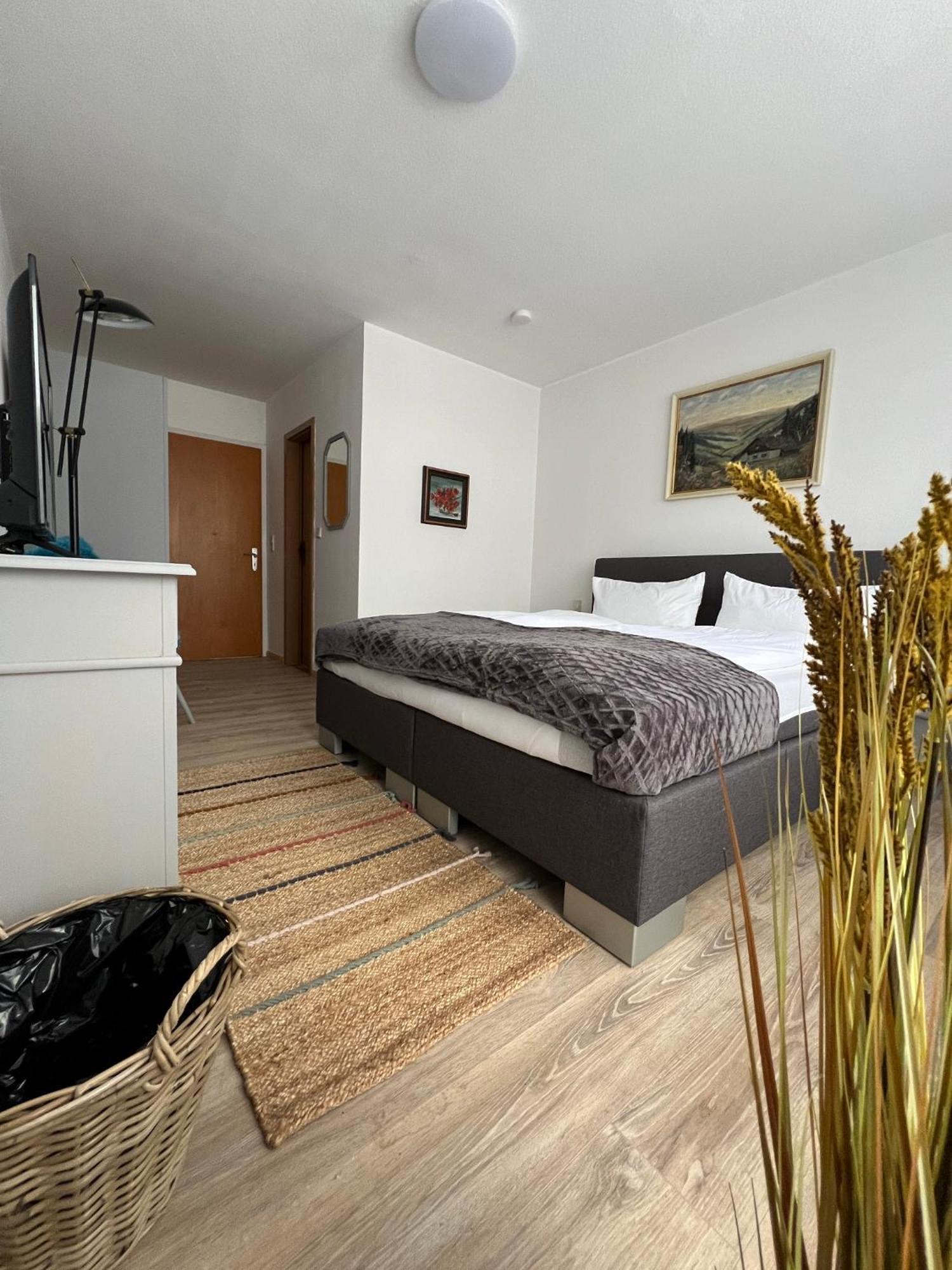 Haus Zum Guten Hirten Steinsfeld ภายนอก รูปภาพ