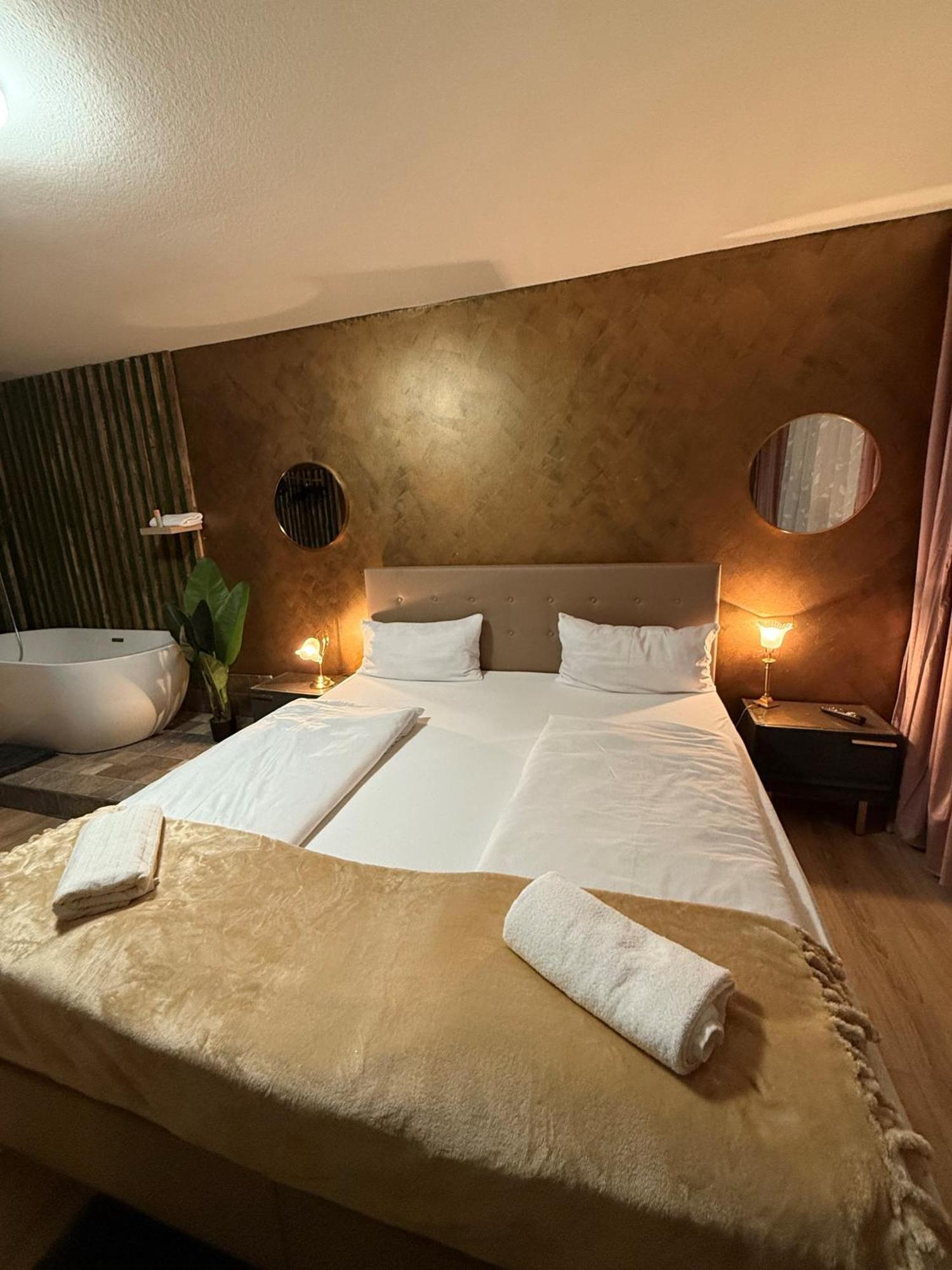 Haus Zum Guten Hirten Steinsfeld ภายนอก รูปภาพ